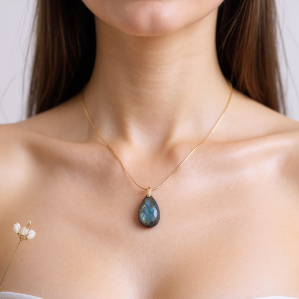 Collier Ombre Irisée — Labradorite