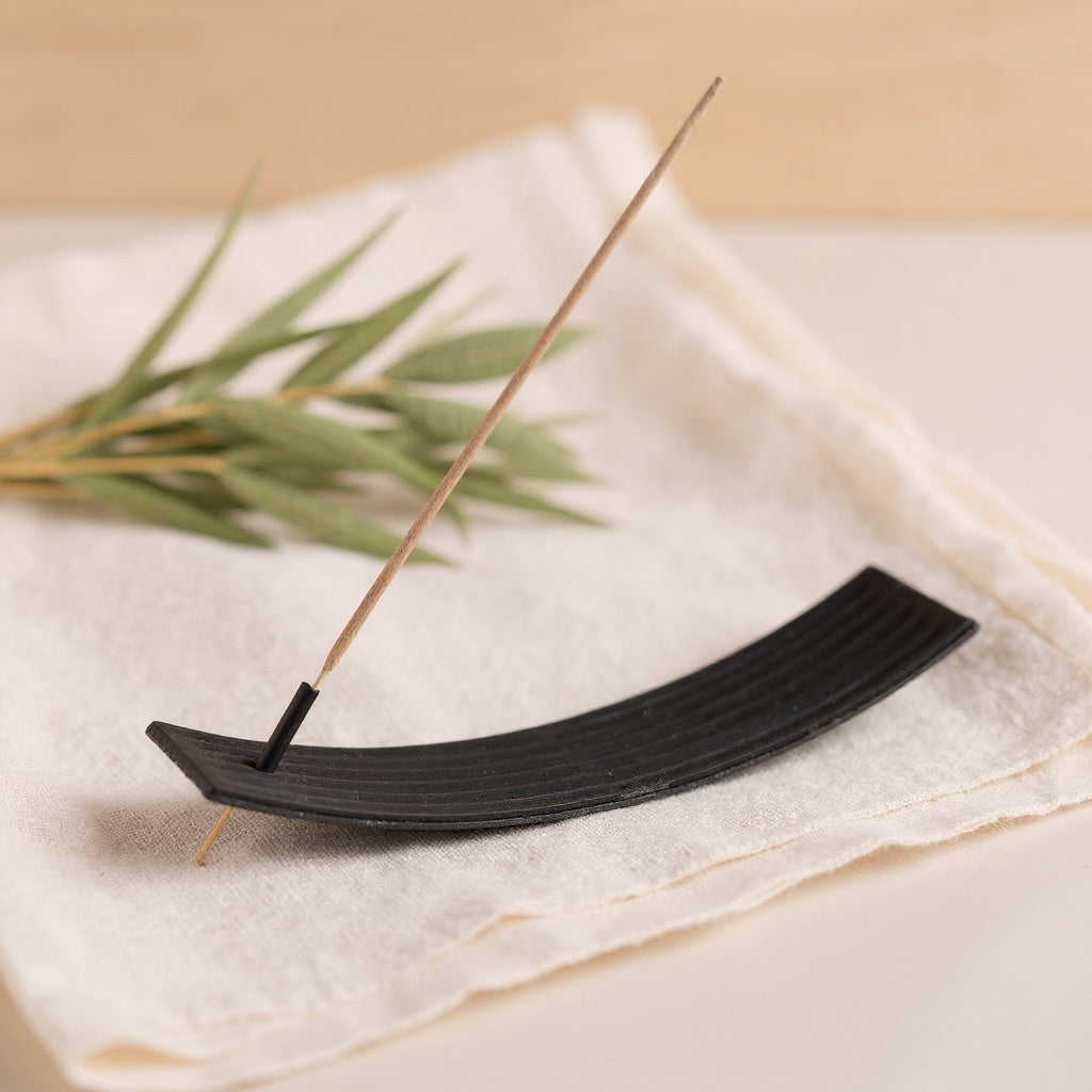 Porte-Encens Design Balance en Bois — Rituels & Méditation
